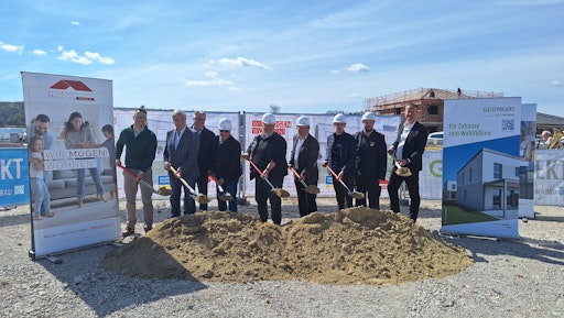  v.l.n.r.: Alexander Kamper, Hannes Sauer, Robert Weber, Dietmar
Geiger, Andreas Holzmann, Herbert Pfeffer, René Stockinger, Manuel
Czech, Admir Mehmedovic