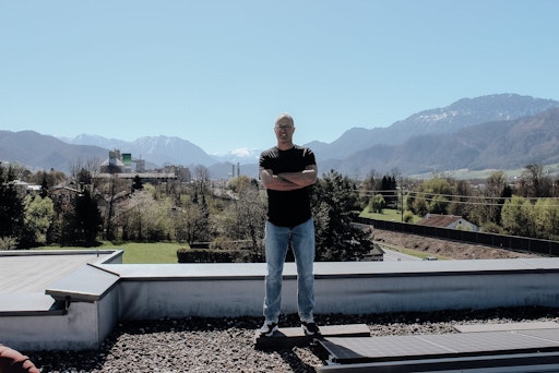  Mag. (FH) Matthäus Radner auf dem Dach des TIZ Kirchdorf