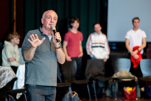 Gemeinsam für mehr Demokratiebildung: Grand-Mère Stiftung und #UseTheNews starten bundesweite Kooperation