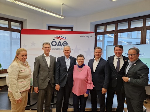  Podium der ÖAG-Diskussion: „WEF 2026 Global Risks Report“