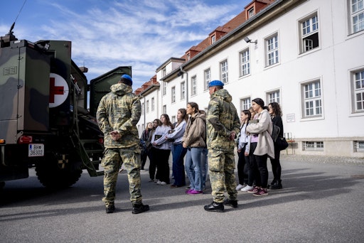 Vorschau Bild von Girls’ Day 2026: Bundesheer begeistert junge Frauen für Karriere
als Soldatin