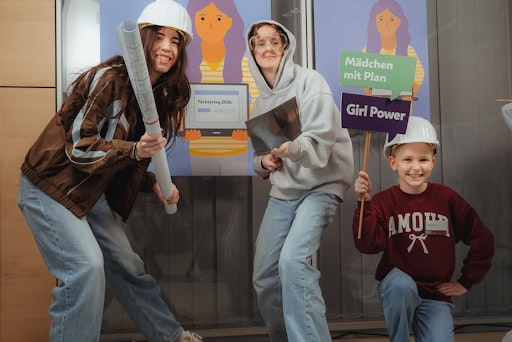 Wiener Töchtertag 2026: 47 Mädchen erkundeten technische Karrierechancen bei Wiener Wohnen