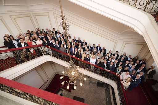 Vorschau Bild von Das bevorstehende 80-Jahr-Jubiläum der APA – Austria Presse
Agentur war für Spitzenvertreter:innen von mehr als 27
Nachrichtenagenturen aus aller Welt Anlass, im Rahmen der
MINDS-Konferenz im April 2026 in Wien zusammenzutreffen.