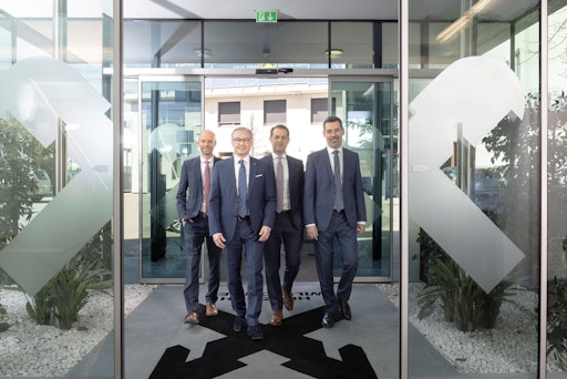  Für die Vorstände der Raiffeisenbank Gunskirchen und der
Raiffeisenbank Wels ist der Zusammenschluss der beiden Banken die
logische Konsequenz in einem anspruchsvollen Marktumfeld.