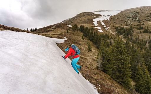 Vorsicht bei Altschneefeldern