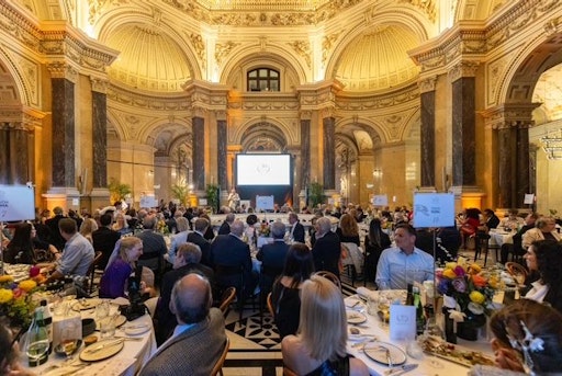 220 Festgäste feierten 50 Jahre Mucha Verlag