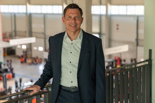 Vorschau Bild von Mag. Oskar Zettl , Managing Director Toyota Material Handling
bestellt Maureen Talach, MA zur neuen Director Finance.