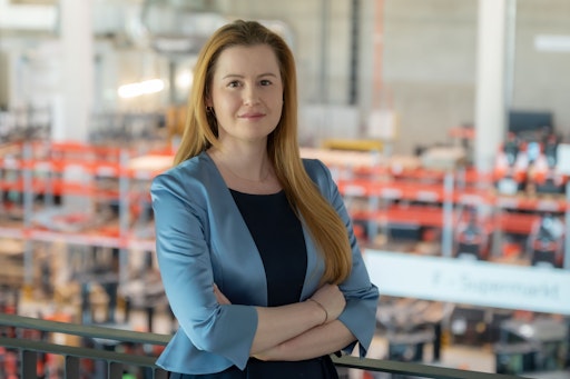 Vorschau Bild von Maureen Talach, MA freut sich auf ihre neue Rolle bei Toyota
Material Handling Austria in der sie Finance als zentrale
Steuerungsfunktion weiterentwickeln wird und die Verzahnung mit dem
operativen Geschäft gezielt stärken möchte.