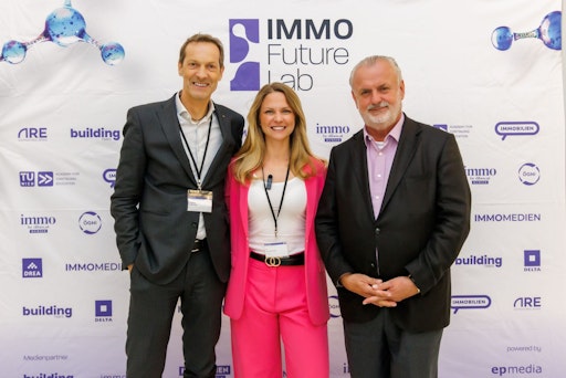 V.l.n.r.: Geschäftsführer DELTA Holding Wolfgang Kradischnig,
Veranstalterin und Geschäftsführerin epmedia Werbeagentur Iris
Einwaller-Probst, Geschäftsführer ÖGNI Peter Engert