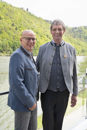 Vorschau Bild von Geschäftsführer von Urlaub am Bauernhof Österreich Gernot
Reitmaier und Obmann Johann Hörtnagl