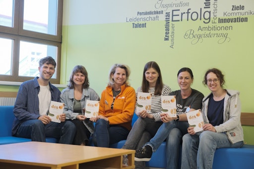 v. l.: Martin Hosner (Ökosoziales Forum Österreich & Europa),
Hannah Eckmayr, Alexandra Gruber (beide Die Tafel Österreich),
Christina Schlangen (Ökosoziales Forum Österreich & Europa), Verena
Scheidl (Die Tafel Österreich), Michaela Hickersberger (Ökosoziales
Forum Österreich & Europa)