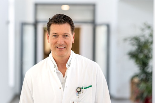 Prim. Priv.-Doz. Dr. Jochen Hofstätter, der neue Leiter der
Endoprothetik-Abteilung in Wien-Speising