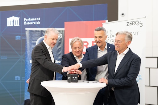 v.l.n.r. Rupert Ursin, CEO & Founder von zerothird, Harald
Kräuter, Technischer Direktor des ORF, Karl-Heinz Grundböck,
Sprecher der Parlamentsdirektion, Michael Wagenhofer, CEO von Big
Blue Marble