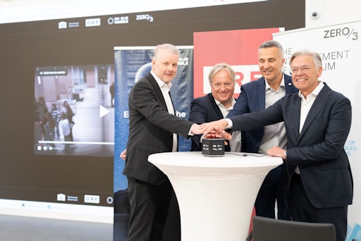 Vorschau Bild von v.l.n.r. Rupert Ursin, CEO & Founder von zerothird, Harald
Kräuter, Technischer Direktor des ORF, Karl-Heinz Grundböck,
Sprecher der Parlamentsdirektion, Michael Wagenhofer, CEO von Big
Blue Marble