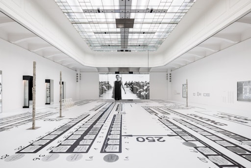 MAK Ausstellungsansicht, 2025 "HELMUT LANG. SÉANCE DE TRAVAIL
1986–2005 / Excerpts from the MAK Helmut Lang Archive" MAK
Ausstellungshalle