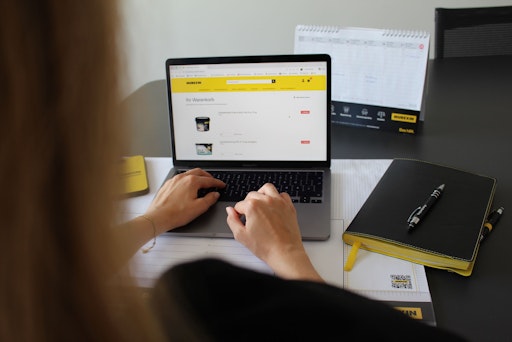 Murexin startet mit neuem Kundenportal: Ab sofort können Kunden
Bestellungen rund um die Uhr online tätigen, zwischen Lieferung und
Abholung in der jeweiligen Filiale wählen und Bestellungen sowie
Rechnungen übersichtlich verwalten.