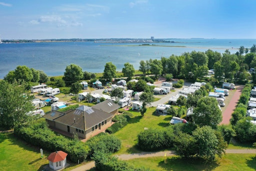 Campingurlaub am Meer: Familien zahlen in Deutschland deutlich
weniger als an vielen europäischen Küsten. // Weiterer Text über ots
und www.presseportal.de/nr/143896 / Die Verwendung dieses Bildes für
redaktionelle Zwecke ist unter Beachtung aller mitgeteilten
Nutzungsbedingungen zulässig und dann auch honorarfrei.
Veröffentlichung ausschließlich mit Bildrechte-Hinweis.