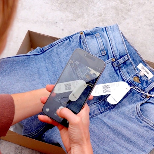  Digitaler Produktpass mit neuen Funktionen: bonprix bereitet sich
frühzeitig auf Ökodesign Verordnung vor // Weiterer Text über ots
und www.presseportal.de/nr/59646 / Die Verwendung dieses Bildes für
redaktionelle Zwecke ist unter Beachtung aller mitgeteilten
Nutzungsbedingungen zulässig und dann auch honorarfrei.
Veröffentlichung ausschließlich mit Bildrechte-Hinweis.