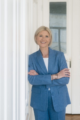 Portraitfoto von Bernadette Arnoldner, neue Geschäftsführerin der
Iventa Personalberatung (Iventa International Management Consulting
GmbH).