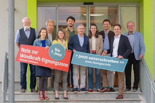 VertreterInnen der Initiative „Für ein lebenswertes Liesingtal“
starten Petition gegen Windkraft-Eignungszone Steineck-Kammern