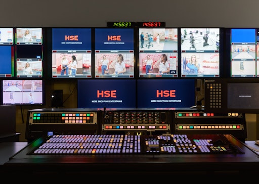 Orientierung als entscheidender Faktor: HSE verbindet auf seiner
Live-Commerce Plattform Content, Commerce und Community zu einem
durchgängigen Kundenerlebnis. +++ Die Nutzung ist für redaktionelle
Zwecke im Zusammenhang mit HSE honorarfrei. Abdruck und
Veröffentlichung bitte mit folgender Quellenangabe: Foto: HSE +++ //
Weiterer Text über ots und www.presseportal.de/nr/53601 / Die
Verwendung dieses Bildes für redaktionelle Zwecke ist unter
Beachtung aller mitgeteilten Nutzungsbedingungen zulässig und dann
auch honorarfrei. Veröffentlichung ausschließlich mit
Bildrechte-Hinweis.