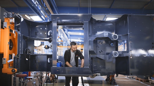 Der aktuelle Nachhaltigkeitsreport 2025 zeigt, wie ökologische,
soziale und unternehmerische Verantwortung systematisch entlang der
gesamten Wertschöpfungskette verankert werden.