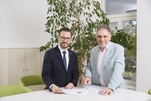Wirtschaftslandesrat Sebastian Schuschnig und KWF-Vorstand Roland
Waldner setzen gemeinsam Impulse für Investitionen in Kärnten.