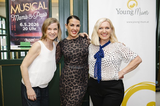 Fixstarterinnen Caroline Vasicek und Aida Loos mit Moderatorin
Petra Kreuzer