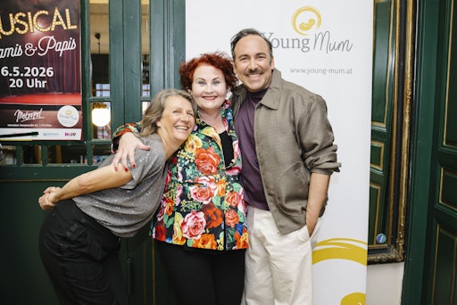 Vorschau Bild von Stimmgewaltige Unterstützung für YoungMum: Birgit Denk, Eva D.
und Jürgen Kapaun