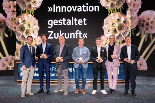 v.l.n.r. Sebastian Schuschnig, Clemens Rössler (Infineon),
Michael Gruber (avemoy), Christoph Joham (Kompetenzzentrum Holz),
Paul Glaunach (Glaunach), Roland Waldner und Daniel Fellner