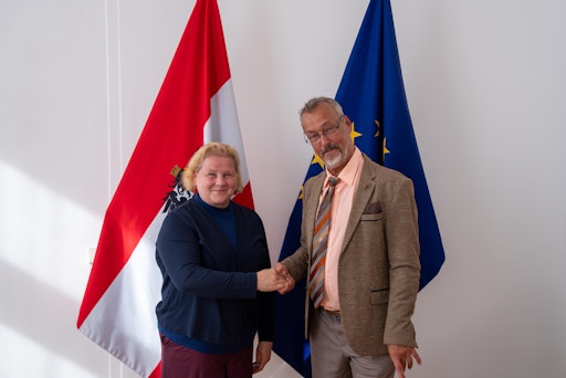 Korinna Schumann, Bundesministerin für Soziales, Gesundheit,
Pflege und Konsumentenschutz, und Klaus Widl, Präsident des
Österreichischen Behindertenrats