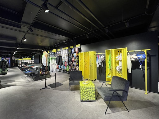 Tennis-Point Store // Weiterer Text über ots und
www.presseportal.de/nr/182546 / Die Verwendung dieses Bildes für
redaktionelle Zwecke ist unter Beachtung aller mitgeteilten
Nutzungsbedingungen zulässig und dann auch honorarfrei.
Veröffentlichung ausschließlich mit Bildrechte-Hinweis.