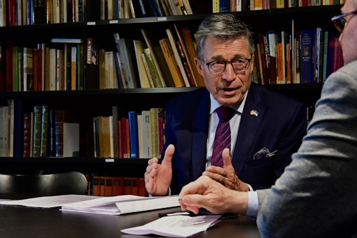 Vorschau Bild von Anders Fogh Rasmussen, ehemaliger Ministerpräsident von Dänemark
(2001-2009) und ehemaliger Nato-Generalsekretär (2009-2014), im
Interview mit der Democracy News Alliance am 11. Mai in Kopenhagen.
// Weiterer Text über ots und www.presseportal.de/nr/8218 / Die
Verwendung dieses Bildes für redaktionelle Zwecke ist unter
Beachtung aller mitgeteilten Nutzungsbedingungen zulässig und dann
auch honorarfrei. Veröffentlichung ausschließlich mit
Bildrechte-Hinweis.