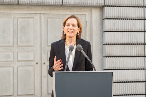 Anne Applebaum: Europa muss sich wehren