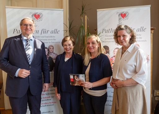 Vorstand Harald Schippl, First Lady Doris Schmidauer, Verena
Schriebl/BM Soziales, Obfrau Erika Kudweis