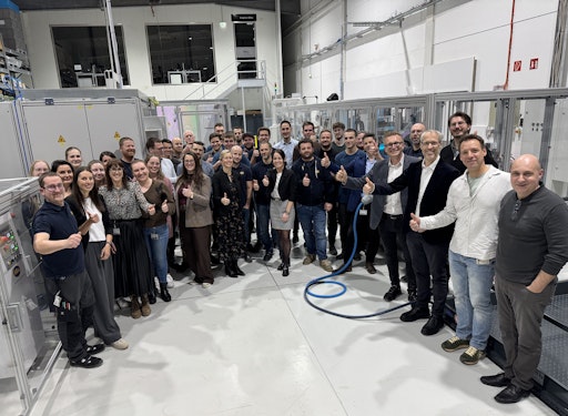 Vorschau Bild von FLEXCOOLER®-Team bei der internen Einweihung der neuen Fertigung
für Batteriekühlung in Bad Leonfelden