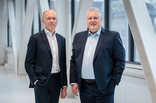 Vorschau Bild von Bei der Bilanz-Pressekonferenz in Wien präsentierten CEO Michael
Mertin (rechts) und CFO Gerrit Steen (links) die aktuellen
Unternehmenszahlen und gaben Einblick in die Hintergründe des
AI-Booms.