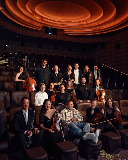 Vorschau Bild von Pressefoto Team Channel Aid, Team LUF Kino, Team Kontra K und das
Lufthansa Orchester im Kino Zoo Palast in Berlin. // Weiterer Text
über ots und www.presseportal.de/nr/127363 / Die Verwendung dieses
Bildes für redaktionelle Zwecke ist unter Beachtung aller
mitgeteilten Nutzungsbedingungen zulässig und dann auch honorarfrei.
Veröffentlichung ausschließlich mit Bildrechte-Hinweis.