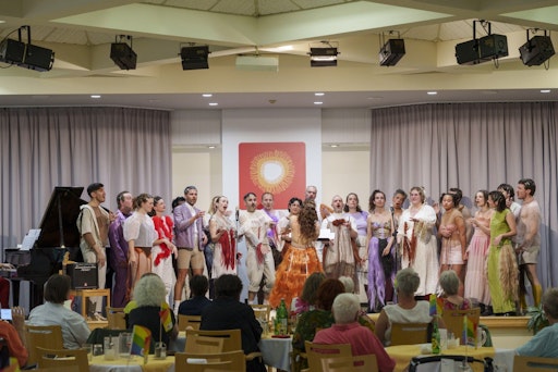 Vorschau Bild von Der Schmusechor sorgte mit seinem stimmungsvollen Auftritt für
einen besonderen Nachmittag für Senior*innen.