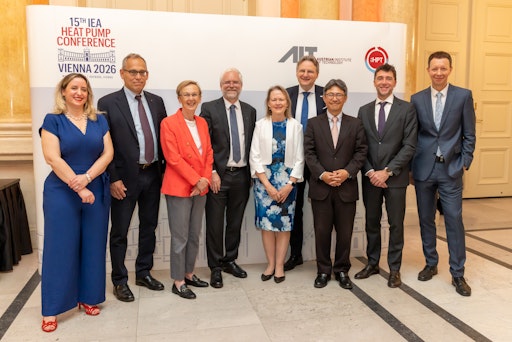 https://www.apa-fotoservice.at/galerie/39914 Internationale
Wärmepumpen-Konferenz eröffnet: Wien wird zum Zentrum der Wärmewende
Plenary Speaker der Konferenz v.l.n.r.: Yosr Allouche (IIR), Stephan
Renz (TCP HPT), Sophie Hosatte-Ducassy (IOC), Thomas Fleckl (NOC and
AIT), Mary Burce Warlick (IEA), Andreas Kugi (AIT), Mitsunobu
Nakajo, (Heat Pump & Thermal Storage Technology Center of Japan),
Riccardo Savigliano (UNIDO), Karl Gruber (ImWind Gruppe – Wien
Energie)