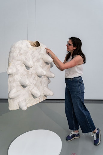 Vorschau Bild von Ausstellungsansicht "TOUCH!" Kunst berührt" im Forum Frohner
