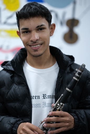 Elian gibt die Musik neue Kraft und Zuversicht
