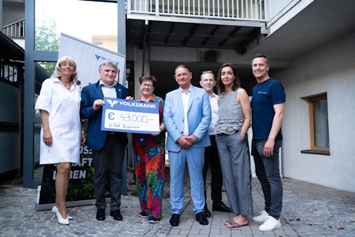 Die Volksbank Wien und ihre genossenschaftliche
Eigentümergesellschaft VB Ost Verwaltung eG sammelten für Rettet das
Kind–Burgenland Spenden in der Höhe von 43.000 Euro.