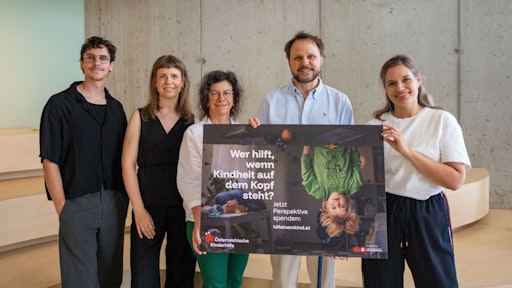 vlnr.: Raphael Berthold (Achtzehn Grad), Anna Benda (Achtzehn
Grad), Christine Steindorfer (Österreichische Kinderhilfe), Mario
Thaler (Österreichische Kinderhilfe), Stefanie Schönlieb (Achtzehn
Grad)