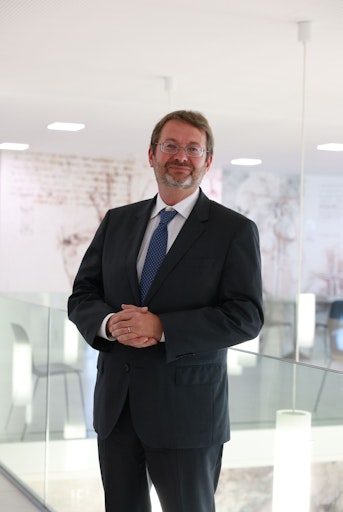 Vorschau Bild von Univ.-Prof. Dr. Johannes Pollak, Rektor der SFU