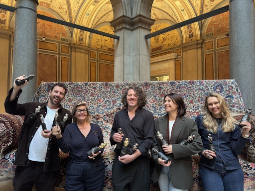 Marcello Demner (DMB.), Lilli Hollein (MAK), Sebastian Kaufmann
(DMB.), Hannah Heibl (DMB.) und Sophie Pöll (DMB.) © MAK