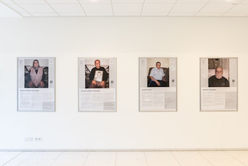 Vorschau Bild von Die Ausstellung präsentiert Lebensgeschichten von Menschen, die
im Zuge der sogenannten „Gastarbeiter“-Anwerbeabkommen nach
Österreich kamen.
