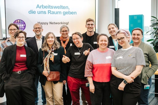 Vorschau Bild von Am 21. April 2026 fand bei WienIT ein QUEER IN TECH Circle von
Pride Biz Austria statt. Unter dem Titel „Arbeitswelten, die uns
Raum geben: Neurodivergenz, LGBTIQ+ und Tech-Kulturen im Wandel“
brachte die Veranstaltung Perspektiven aus Forschung, Beratung,
persönlichen Erfahrungen und Unternehmenspraxis zusammen.