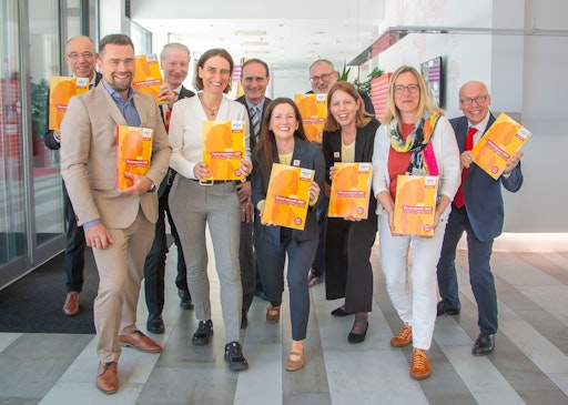 68 % erwarten mehr Weiterbildung: Unternehmen setzen auf KI-