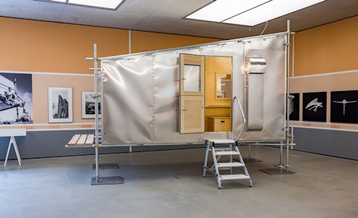 Charlotte Perriand. Moderne leben: Design, Fotografie,
Architektur, Ausstellungsansicht, Museum der Moderne Salzburg, 2026,
(c) Archives Charlotte Perriand, Bildrecht Wien, 2026, Museum der
Moderne Salzburg, Foto: wildbild, Günter Freund